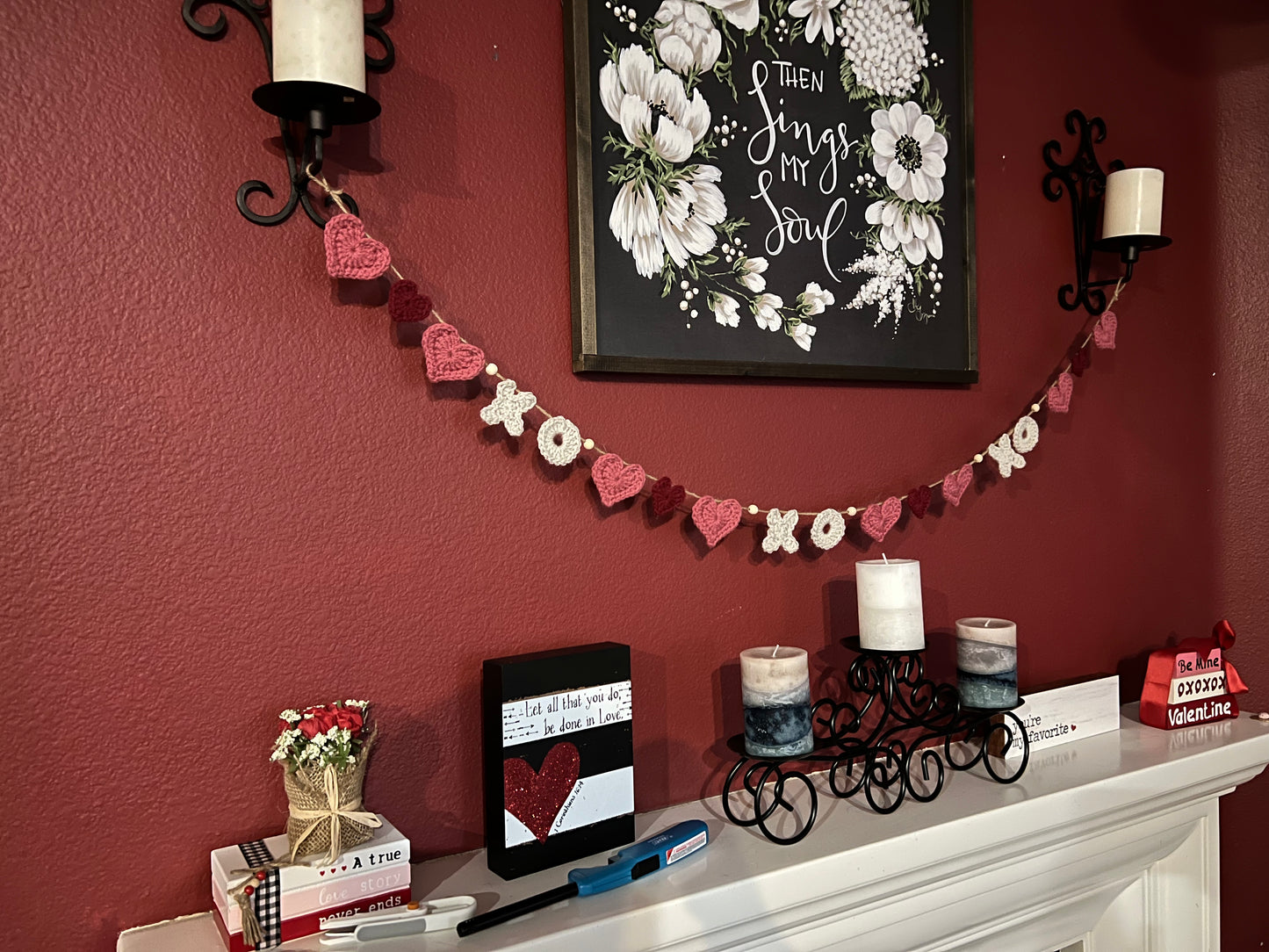 Hugs & Kisses Garland