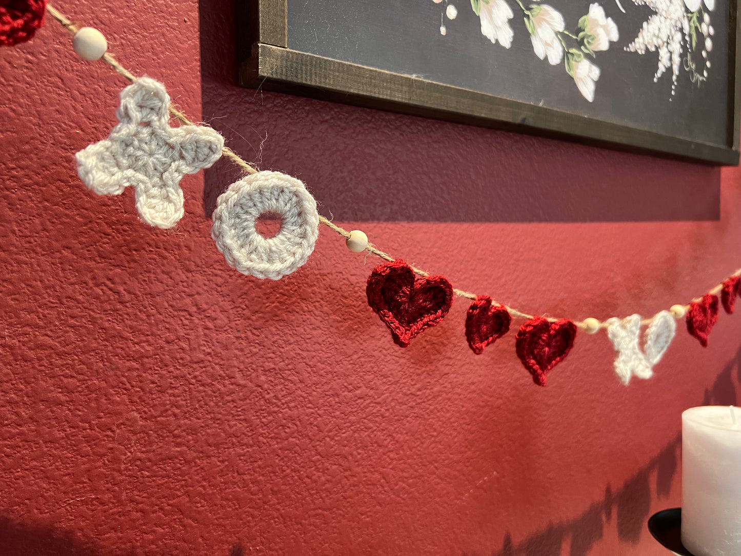 Hugs & Kisses Garland