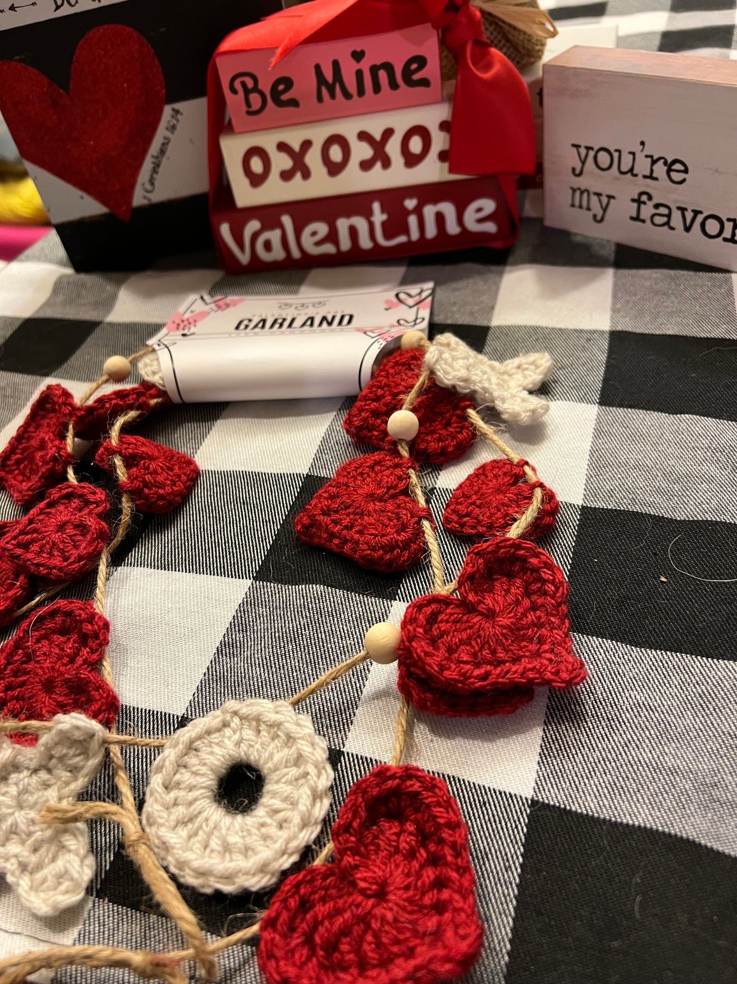 Hugs & Kisses Garland